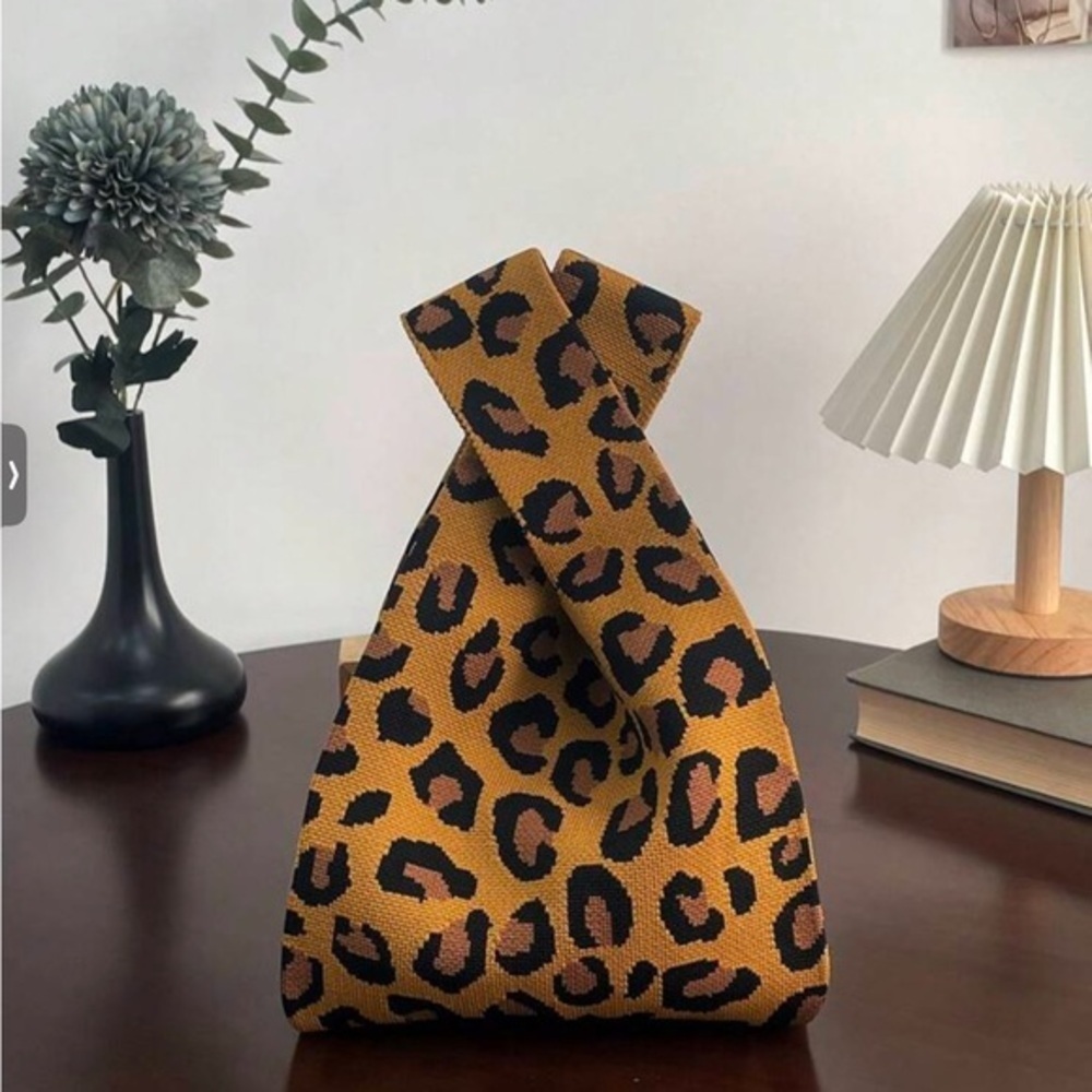 ✨NEW✨ Leopard Print mini wrist wristlet Bag clutch - Picture 2 of 8